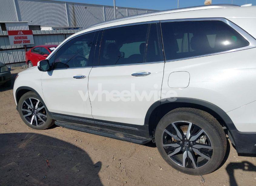 Photo 14 of 2022 Honda Pilot 2WD TOURING 7 PASSENGER (VIN 5FNYF5H64NB027301)