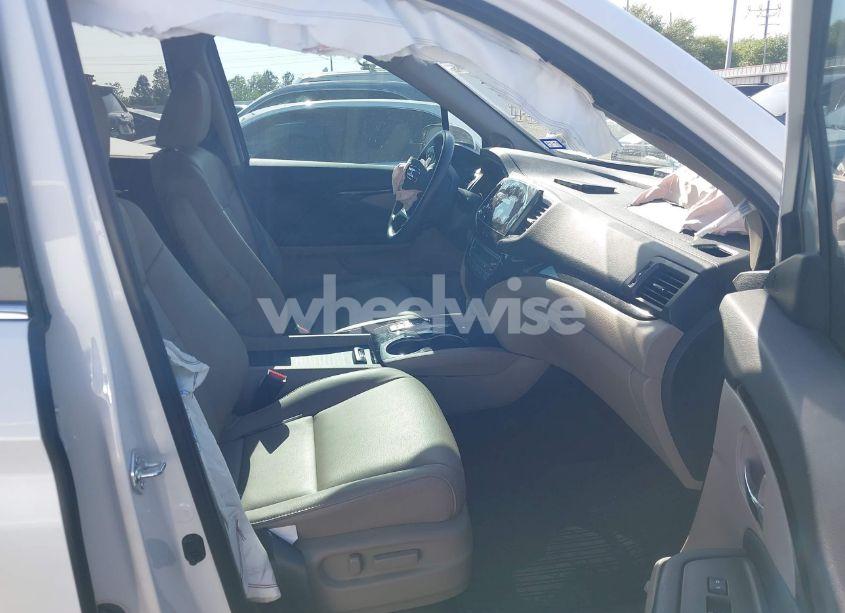 Photo 5 of 2022 Honda Pilot 2WD TOURING 7 PASSENGER (VIN 5FNYF5H64NB027301)