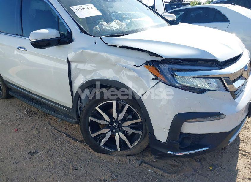 Photo 6 of 2022 Honda Pilot 2WD TOURING 7 PASSENGER (VIN 5FNYF5H64NB027301)