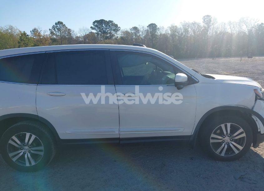 Photo 13 of 2017 Honda Pilot EX-L (VIN 5FNYF5H65HB034987)