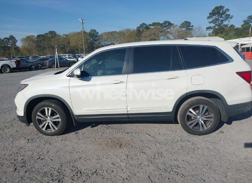 Photo 14 of 2017 Honda Pilot EX-L (VIN 5FNYF5H65HB034987)