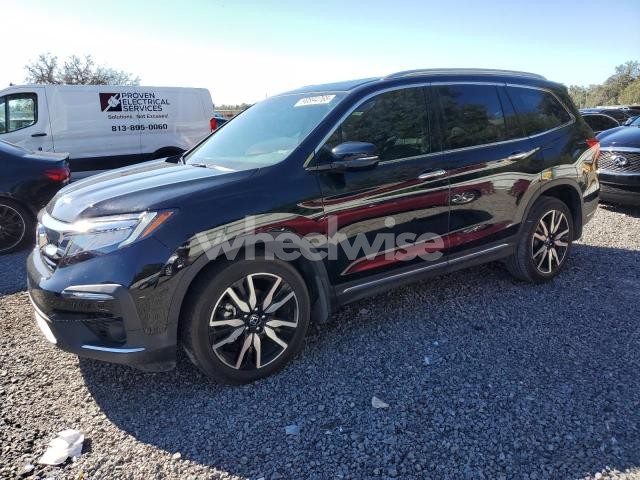 Photo 4 of 2019 HONDA PILOT TOURING N/A (VIN 5FNYF5H65KB010731)