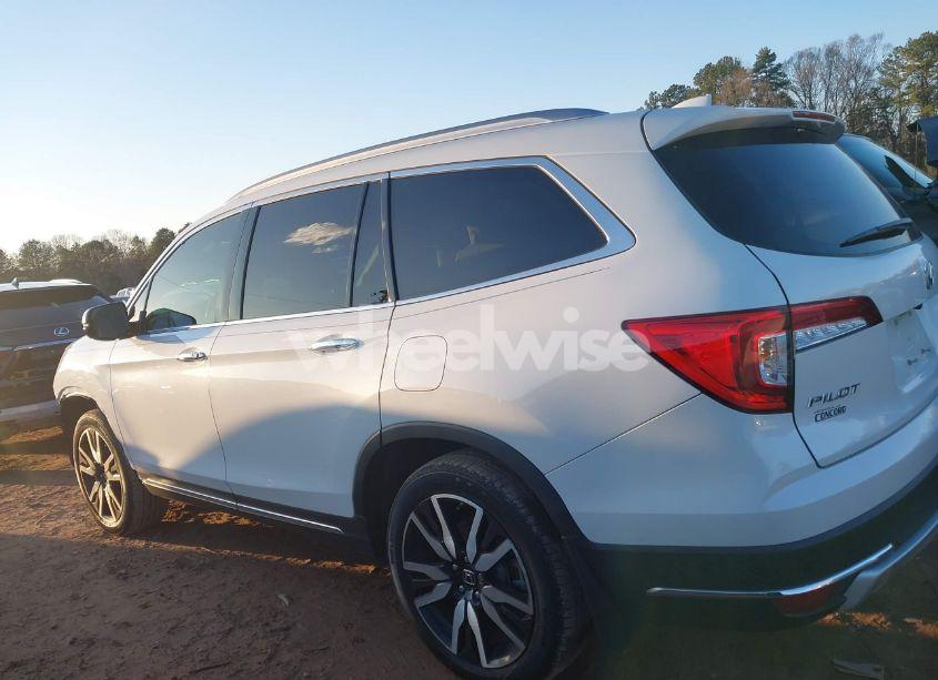 Photo 15 of 2021 Honda Pilot 2WD TOURING 7 PASSENGER (VIN 5FNYF5H65MB025717)