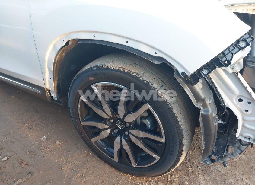 Photo 18 of 2021 Honda Pilot 2WD TOURING 7 PASSENGER (VIN 5FNYF5H65MB025717)