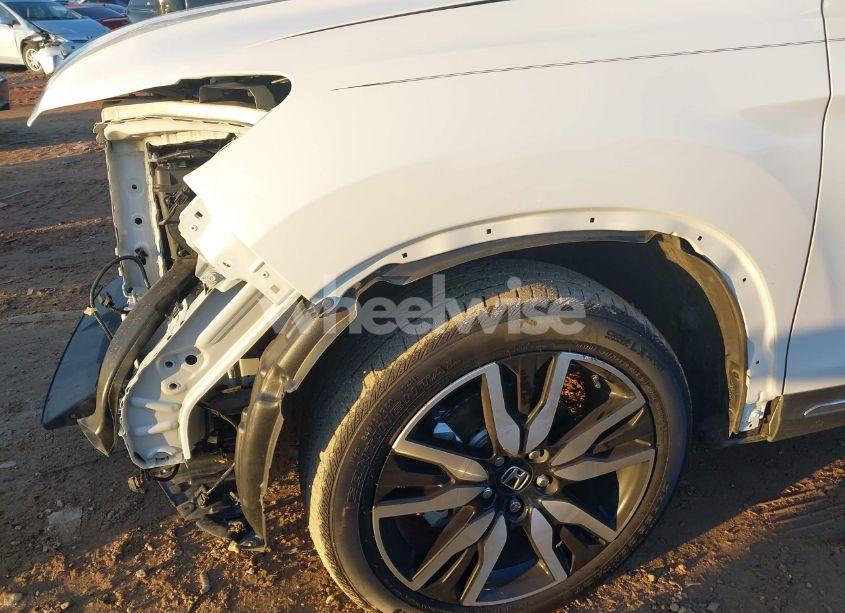 Photo 19 of 2021 Honda Pilot 2WD TOURING 7 PASSENGER (VIN 5FNYF5H65MB025717)