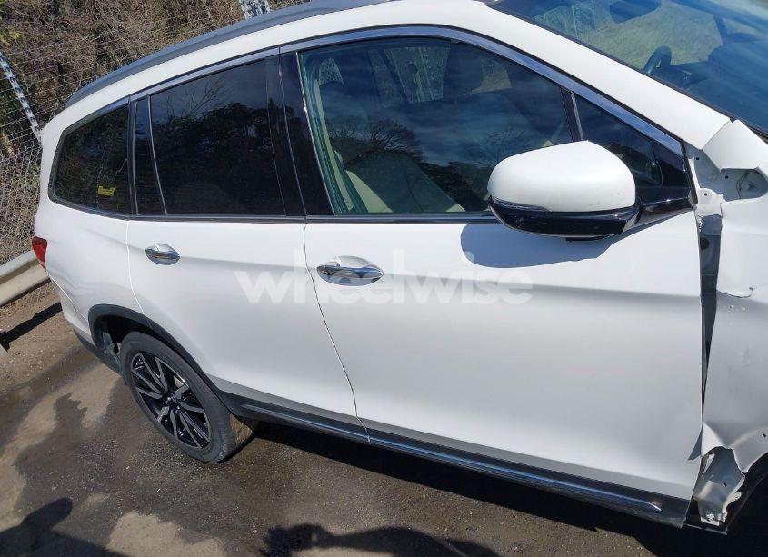 Photo 13 of 2019 Honda Pilot TOURING (VIN 5FNYF5H68KB009606)