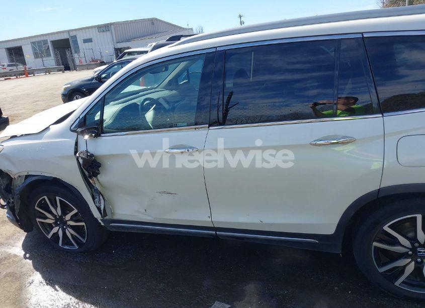 Photo 14 of 2019 Honda Pilot TOURING (VIN 5FNYF5H68KB009606)