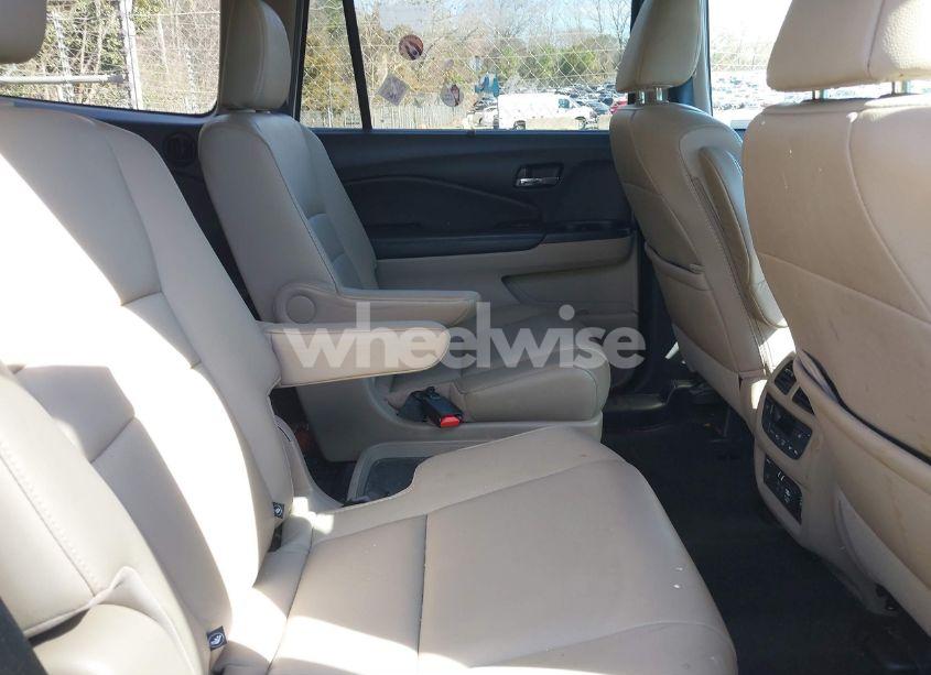 Photo 8 of 2019 Honda Pilot TOURING (VIN 5FNYF5H68KB009606)