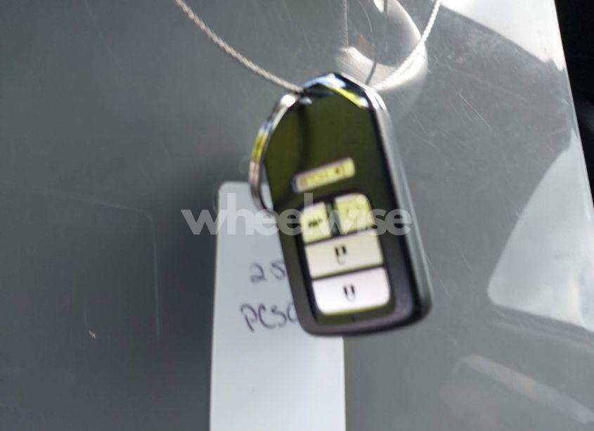 Photo 11 of 2021 Honda Pilot 2WD TOURING 7 PASSENGER (VIN 5FNYF5H68MB000651)