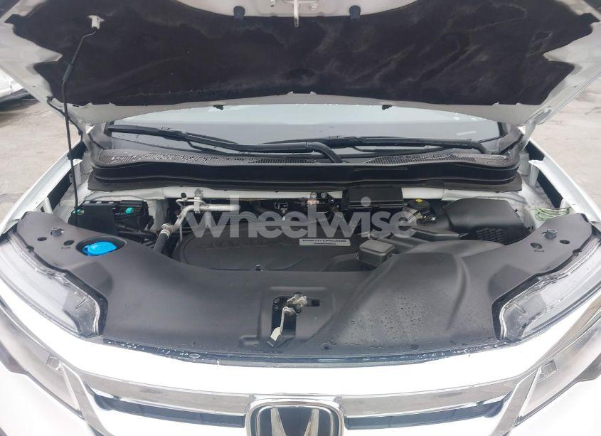 Photo 10 of 2021 Honda Pilot 2WD TOURING 7 PASSENGER (VIN 5FNYF5H68MB001296)