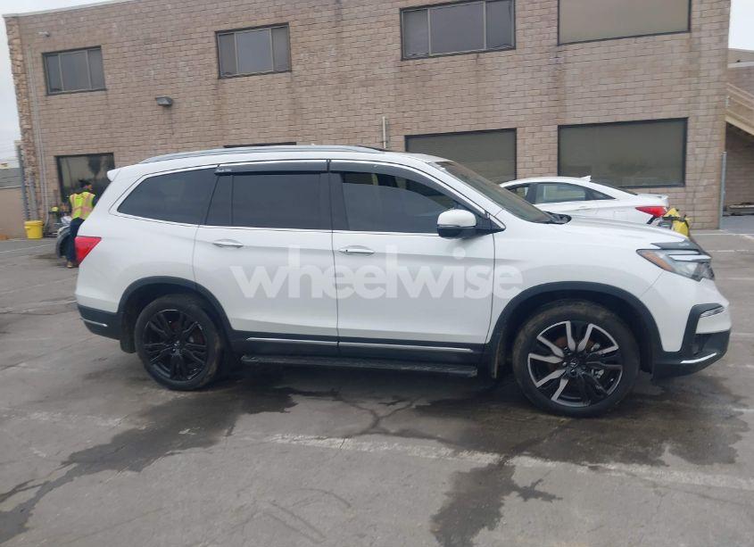 Photo 13 of 2021 Honda Pilot 2WD TOURING 7 PASSENGER (VIN 5FNYF5H68MB001296)