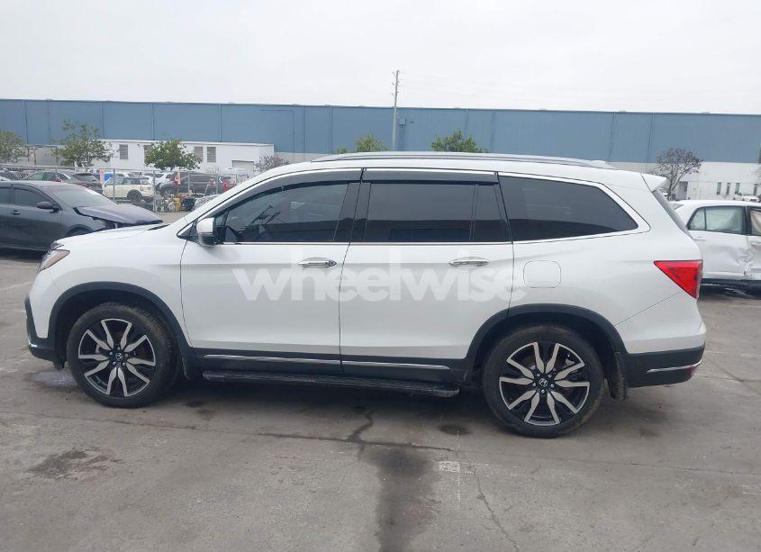 Photo 14 of 2021 Honda Pilot 2WD TOURING 7 PASSENGER (VIN 5FNYF5H68MB001296)