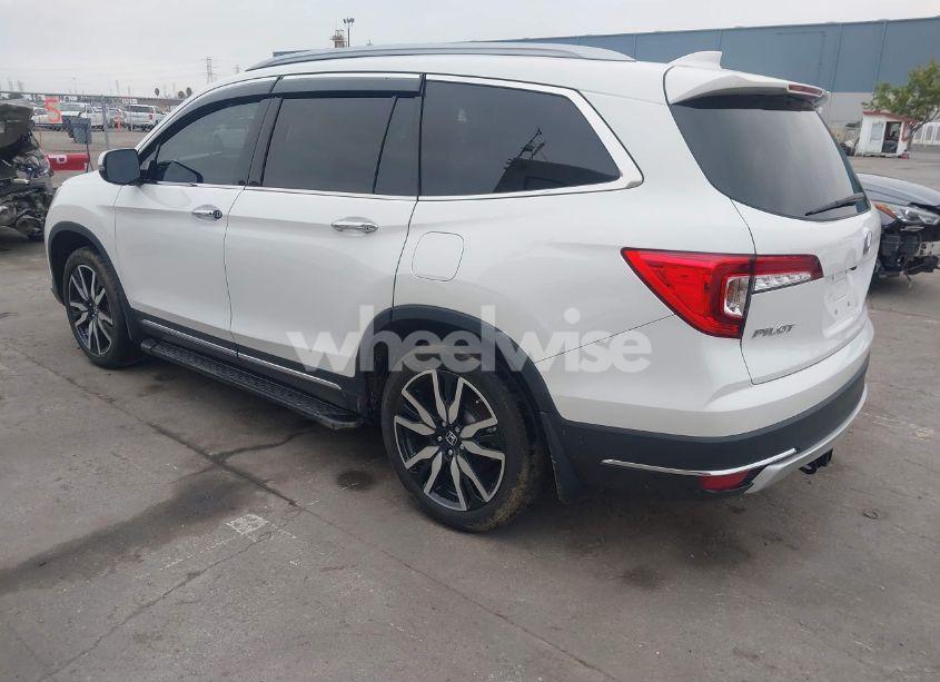 Photo 3 of 2021 Honda Pilot 2WD TOURING 7 PASSENGER (VIN 5FNYF5H68MB001296)