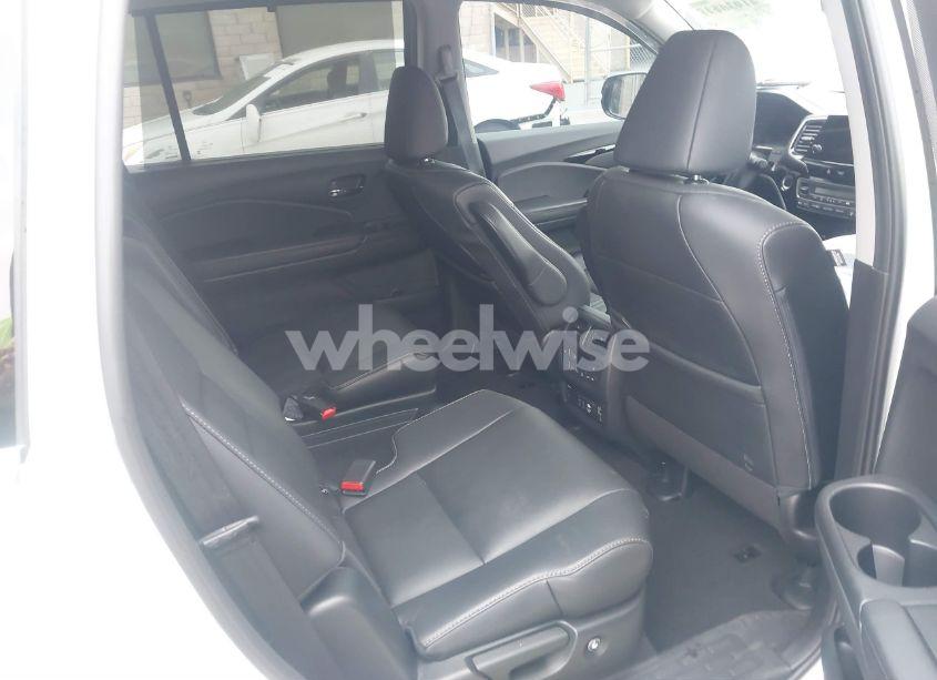Photo 8 of 2021 Honda Pilot 2WD TOURING 7 PASSENGER (VIN 5FNYF5H68MB001296)