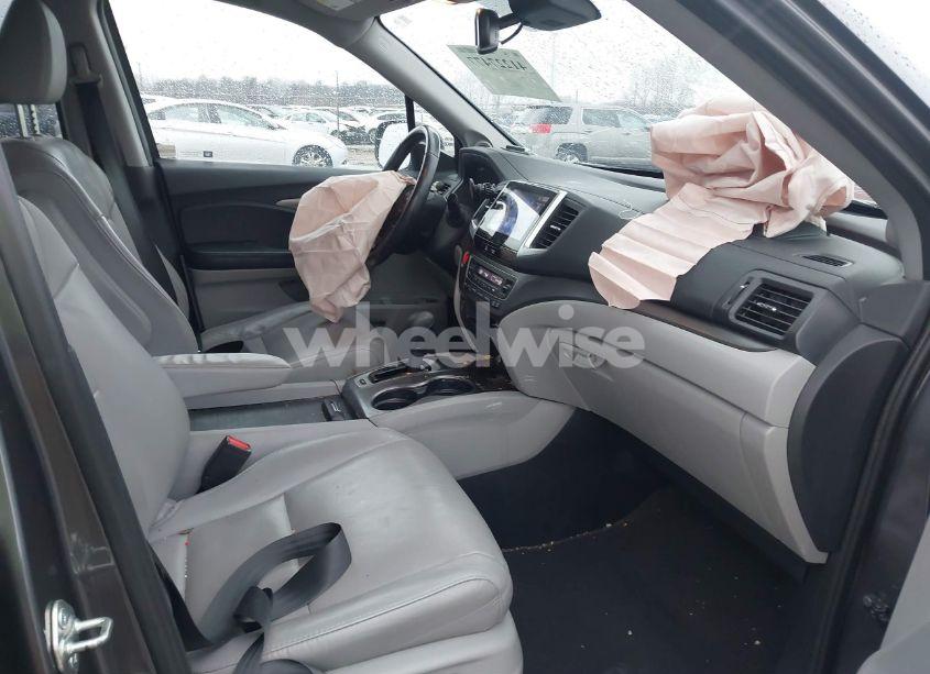 Photo 5 of 2017 Honda Pilot EX-L (VIN 5FNYF5H69HB039626)