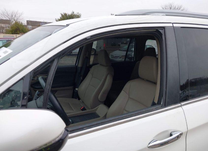 Photo 6 of 2019 Honda Pilot TOURING (VIN 5FNYF5H69KB000042)