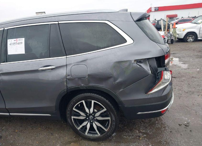 Photo 14 of 2021 Honda Pilot 2WD TOURING 7 PASSENGER (VIN 5FNYF5H69MB029611)