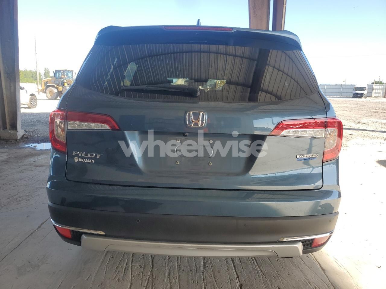 Photo 6 of 2022 HONDA PILOT TOURING (VIN 5FNYF5H69NB024359)