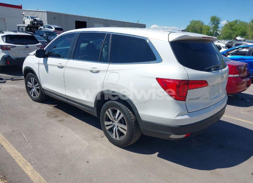Photo 3 of 2016 Honda Pilot EX-L (VIN 5FNYF5H72GB005549)