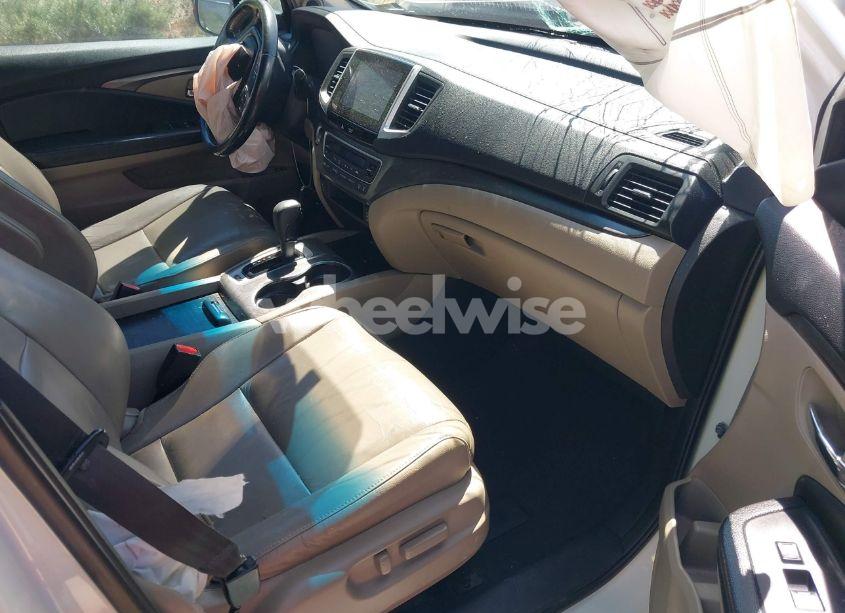 Photo 5 of 2016 Honda Pilot EX-L (VIN 5FNYF5H72GB005549)