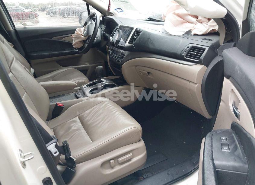 Photo 5 of 2016 Honda Pilot EX-L (VIN 5FNYF5H74GB013880)