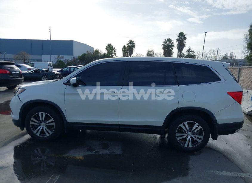 Photo 13 of 2016 Honda Pilot EX-L (VIN 5FNYF5H75GB028114)