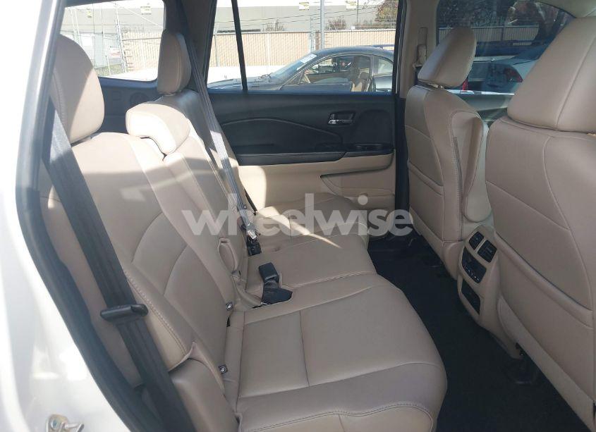 Photo 8 of 2016 Honda Pilot EX-L (VIN 5FNYF5H75GB028114)