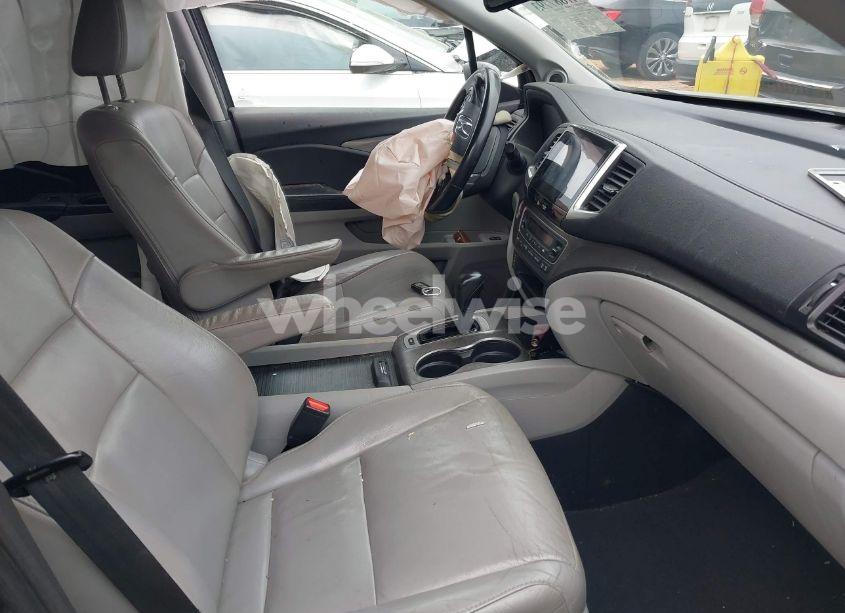 Photo 5 of 2016 Honda Pilot EX-L (VIN 5FNYF5H76GB036173)