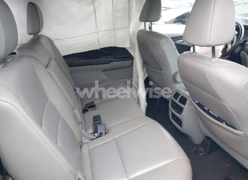 Photo 8 of 2016 Honda Pilot EX-L (VIN 5FNYF5H76GB036173)