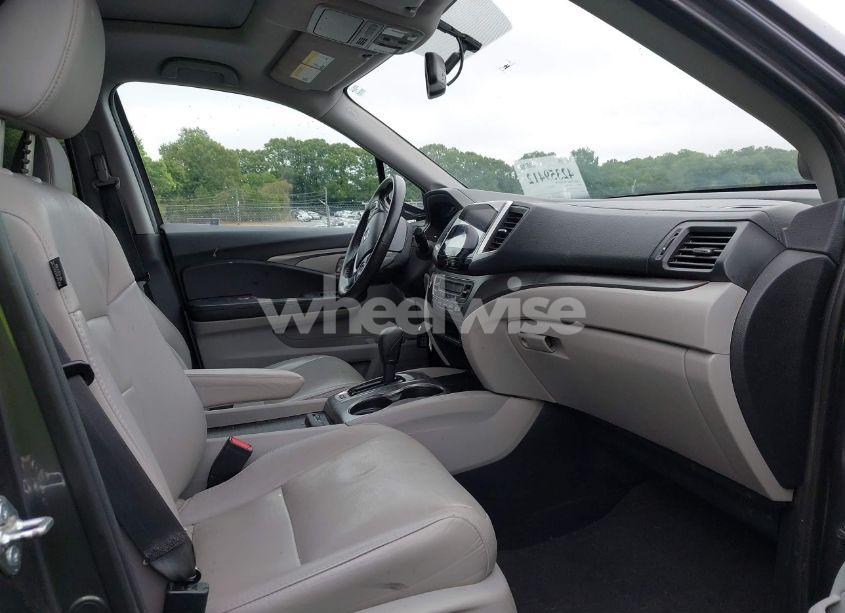 Photo 5 of 2017 Honda Pilot EX-L (VIN 5FNYF5H77HB033090)