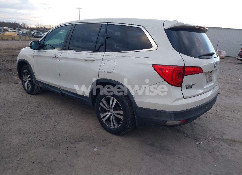 Photo 3 of 2016 Honda Pilot EX-L (VIN 5FNYF5H78GB005541)