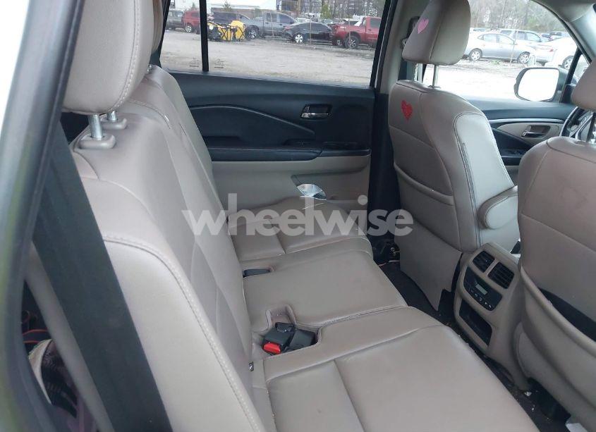 Photo 8 of 2016 Honda Pilot EX-L (VIN 5FNYF5H78GB005541)