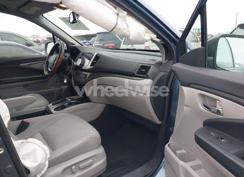 Photo 5 of 2017 Honda Pilot EX-L (VIN 5FNYF5H78HB013558)