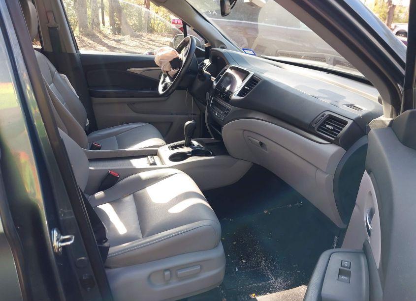 Photo 5 of 2017 Honda Pilot EX-L (VIN 5FNYF5H78HB045040)