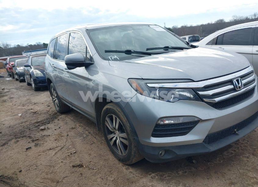2018 Honda Pilot EXLN (VIN 5FNYF5H78JB013694) main photo