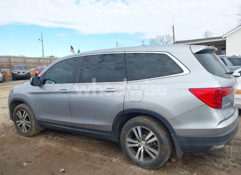 Photo 15 of 2018 Honda Pilot EXLN (VIN 5FNYF5H78JB013694)