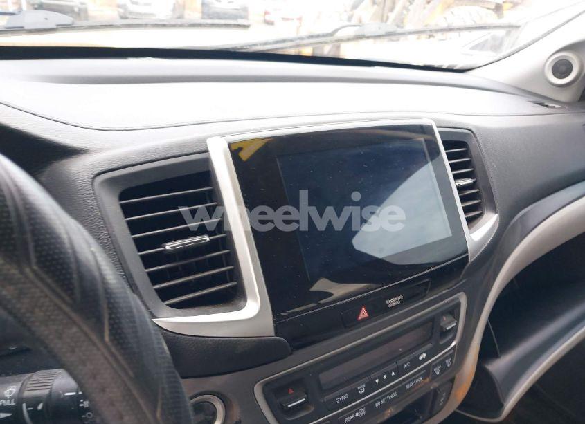 Photo 18 of 2018 Honda Pilot EXLN (VIN 5FNYF5H78JB013694)