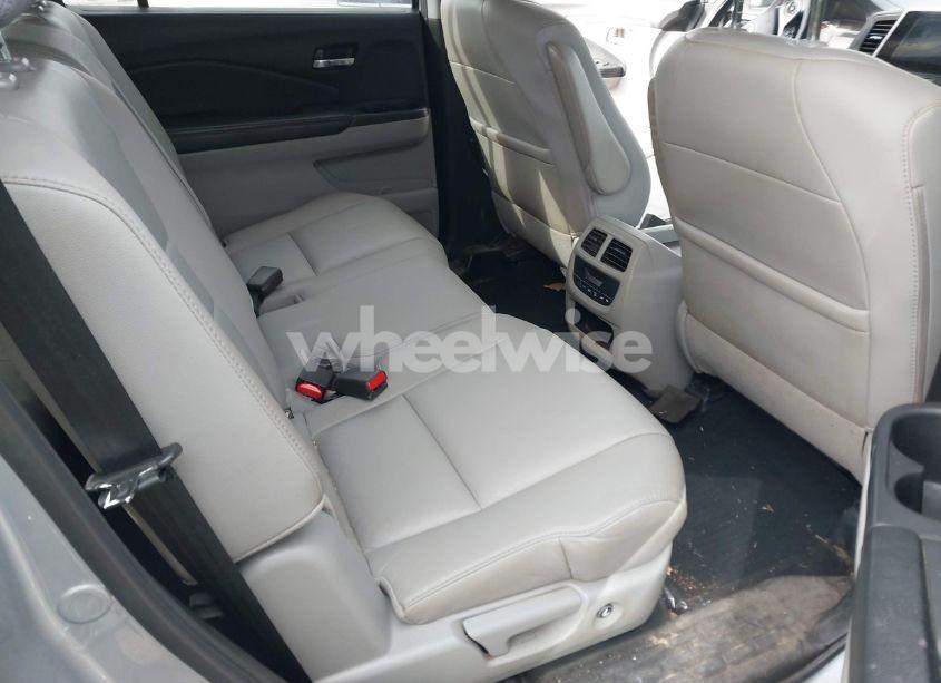 Photo 8 of 2018 Honda Pilot EXLN (VIN 5FNYF5H78JB013694)