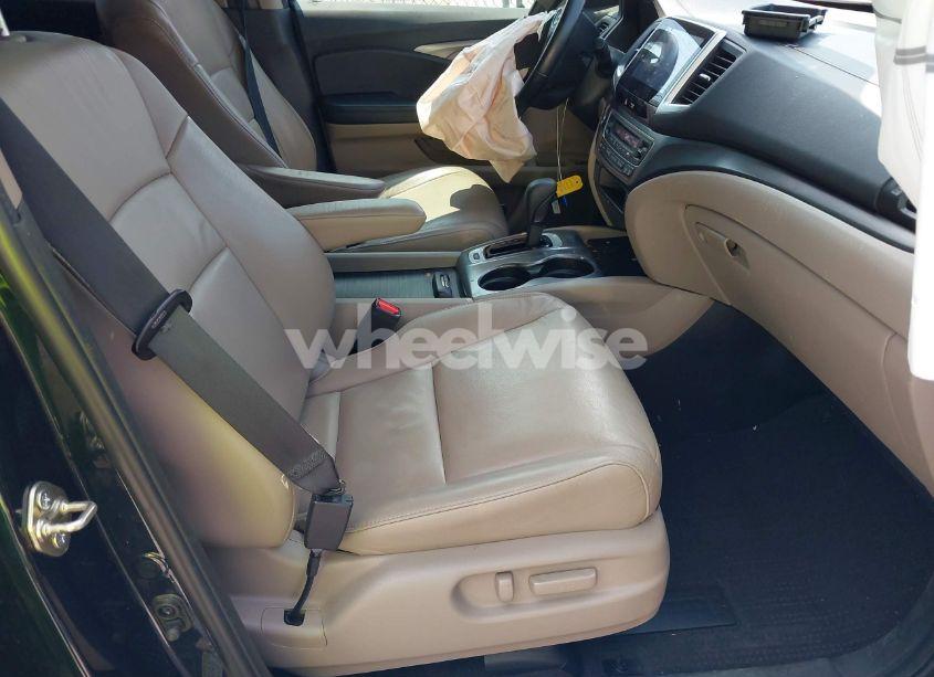 Photo 5 of 2016 Honda Pilot EX-L (VIN 5FNYF5H79GB022347)