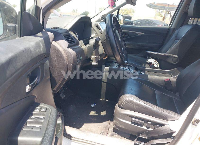 Photo 5 of 2017 Honda Pilot EX-L (VIN 5FNYF5H80HB040102)