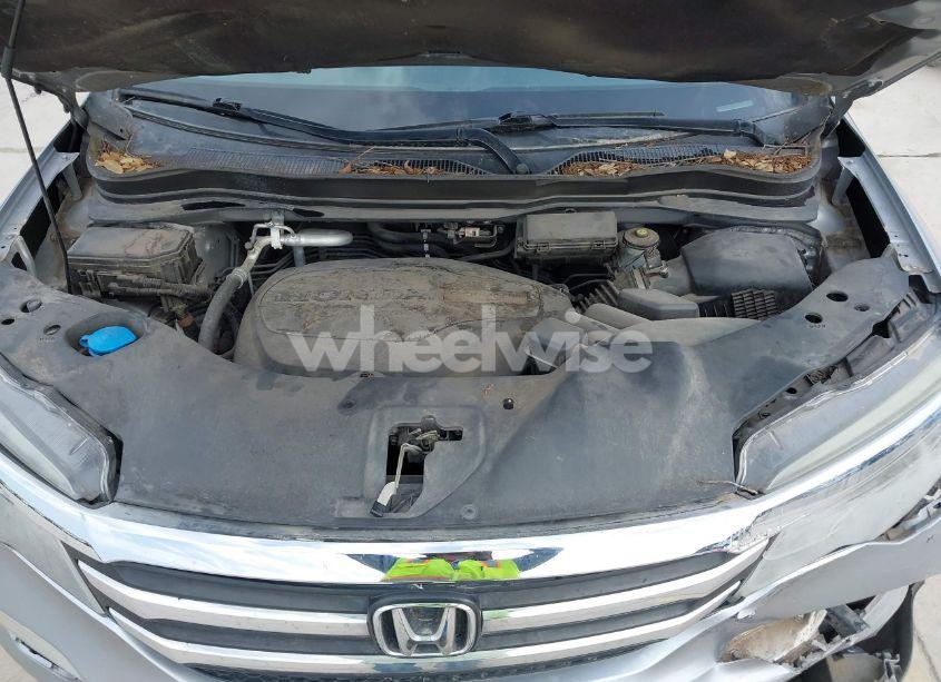 Photo 10 of 2016 Honda Pilot EX-L (VIN 5FNYF5H84GB005299)