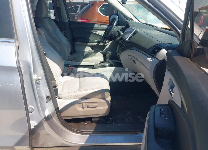 Photo 5 of 2016 Honda Pilot EX-L (VIN 5FNYF5H84GB032292)