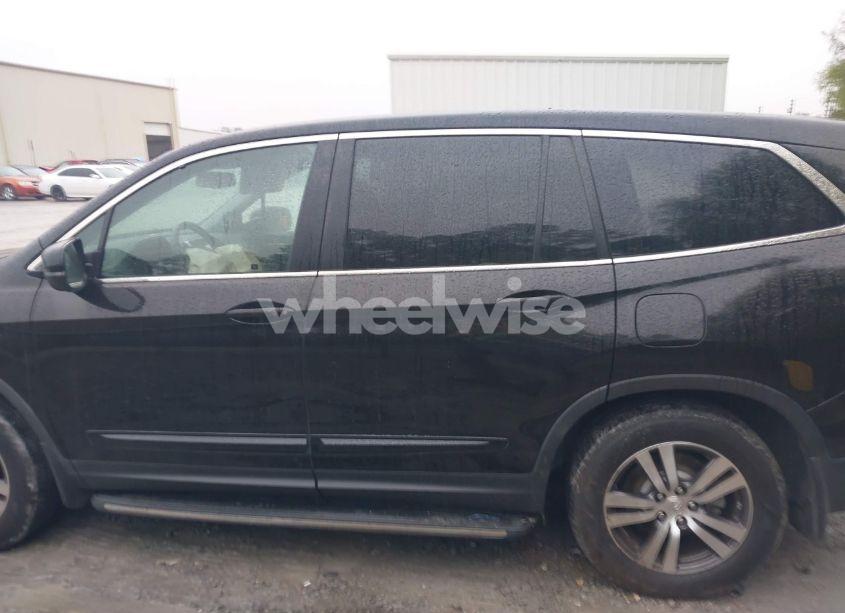 Photo 14 of 2017 Honda Pilot EXL (VIN 5FNYF5H84HB023982)