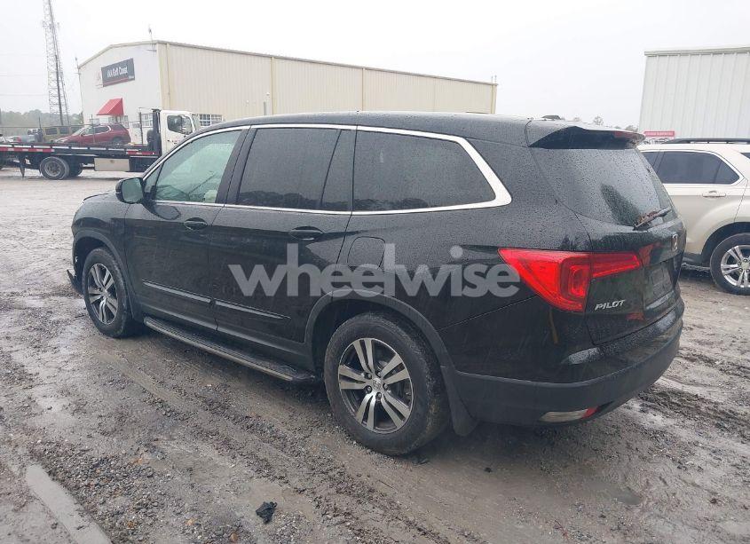 Photo 3 of 2017 Honda Pilot EXL (VIN 5FNYF5H84HB023982)