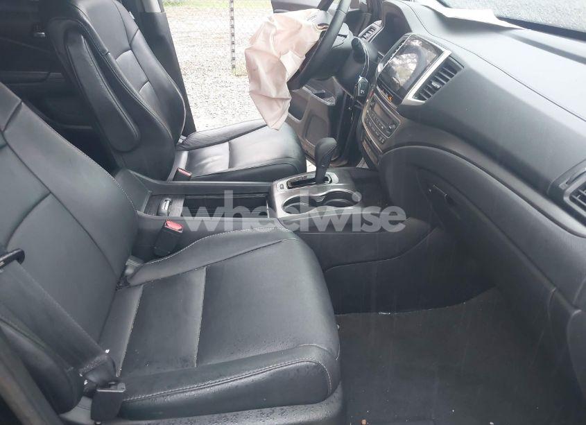 Photo 5 of 2017 Honda Pilot EXL (VIN 5FNYF5H84HB023982)