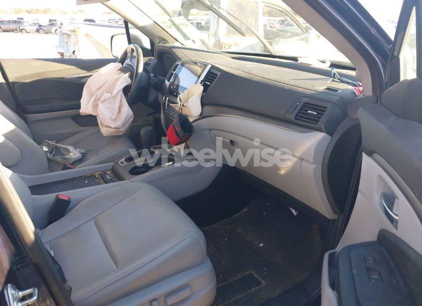 Photo 5 of 2016 Honda Pilot EX-L (VIN 5FNYF5H88GB002986)