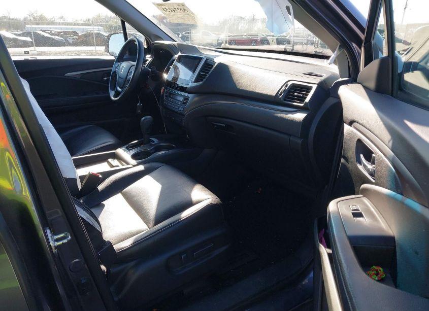 Photo 5 of 2017 Honda Pilot EX-L (VIN 5FNYF5H88HB034161)