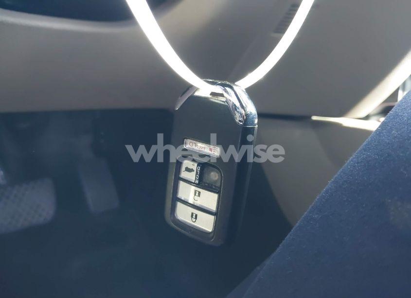 Photo 11 of 2016 Honda Pilot EX-L (VIN 5FNYF5H89GB032028)