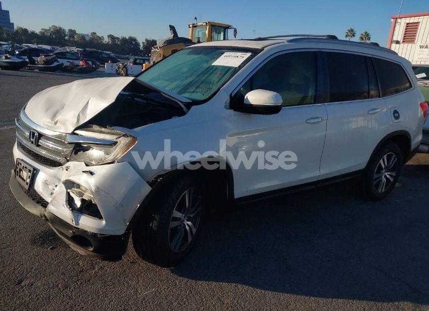 Photo 2 of 2016 Honda Pilot EX-L (VIN 5FNYF5H89GB032028)