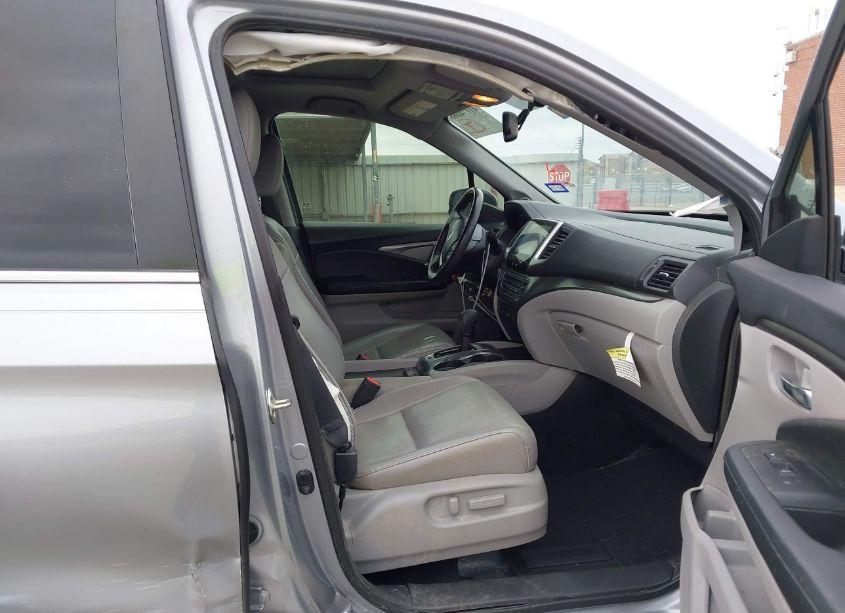 Photo 5 of 2018 Honda Pilot EX-L (VIN 5FNYF5H8XJB031400)